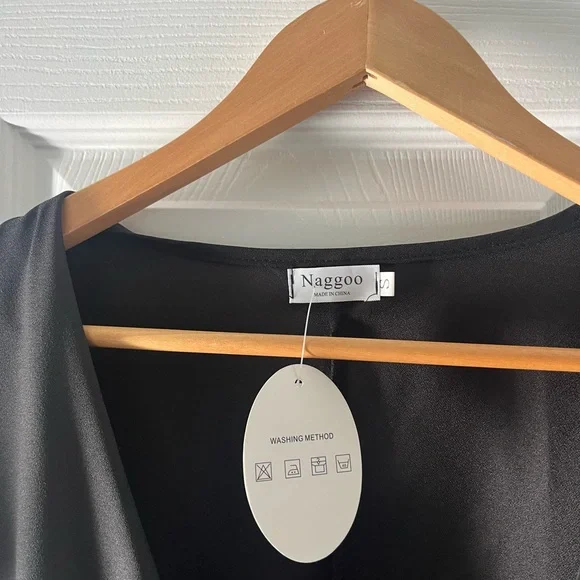 Elegant Black Wrap Dress Size Small NWT - Picture 4 of 9